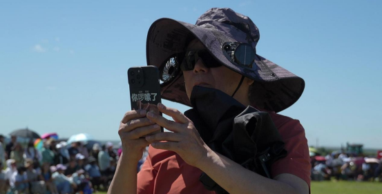 走遍中国：采风呼伦贝尔，偶遇嘎查那达慕的质朴风情