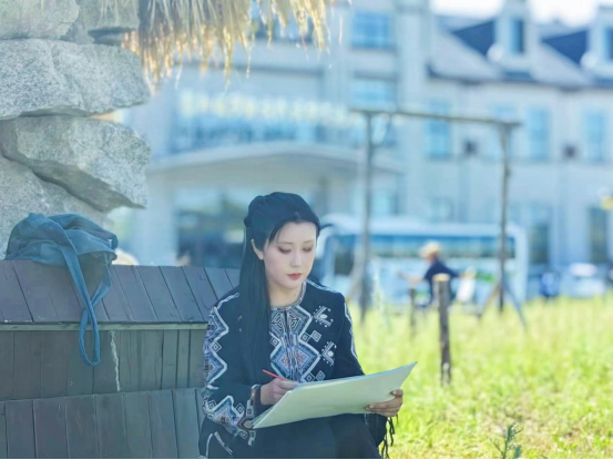 “走遍中国”：以画笔镌刻恩和小镇的独有诗韵