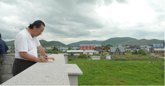 “走遍中国”:以画笔镌刻恩和小镇的独有诗韵